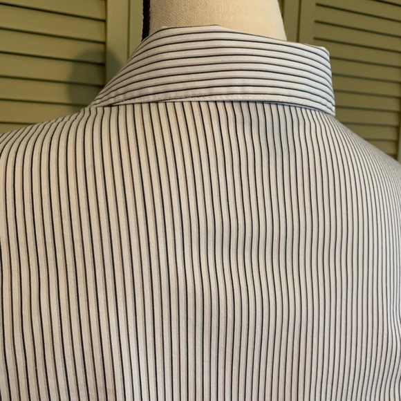 Tuxedo Ruffled Tailored Top - Picture 7 of 16